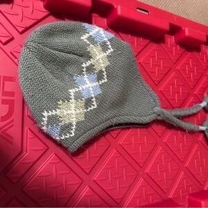 Stylish Gray Knit Women's Hat with Pattern